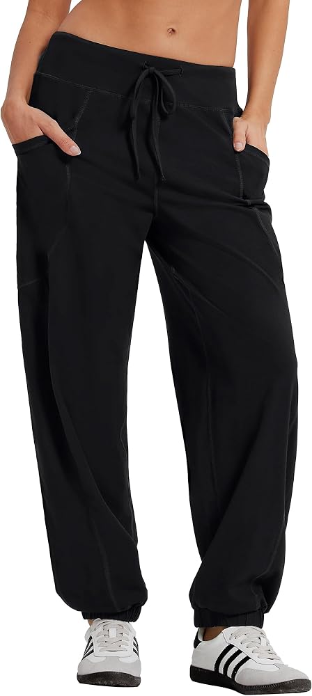 Joggers and sweatpants