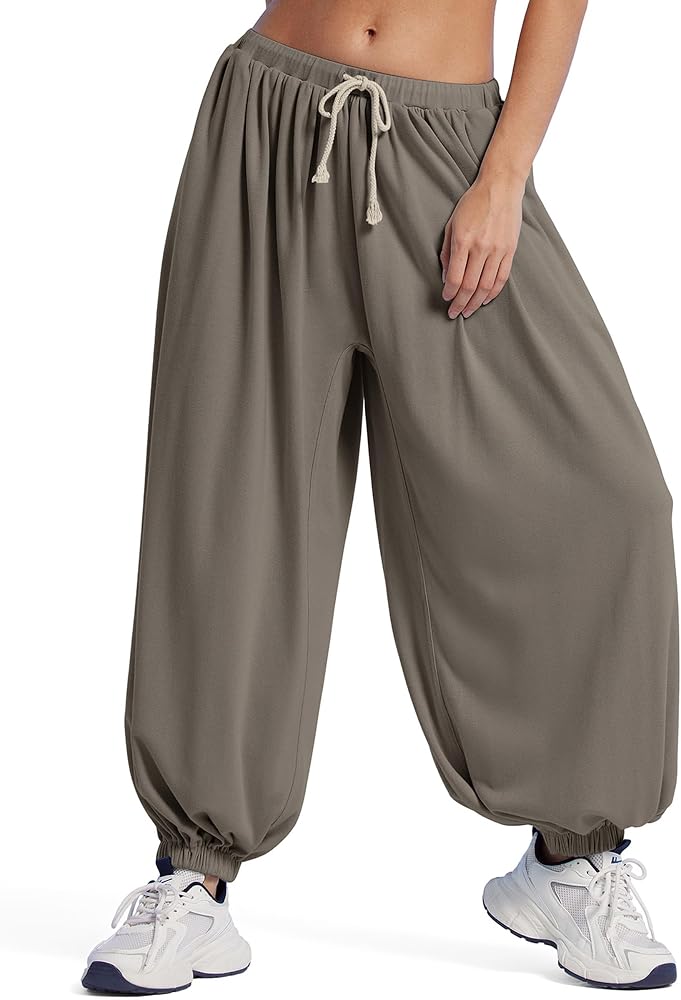 Pleated Balloon Pants Elastic Waist Baggy Harem Pant Comfy Loose Casual Workout Pants with Pockets, Taupe